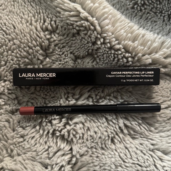Laura Mercier Caviar Lip Liner “Luxurious Mauve” - Picture 2 of 2